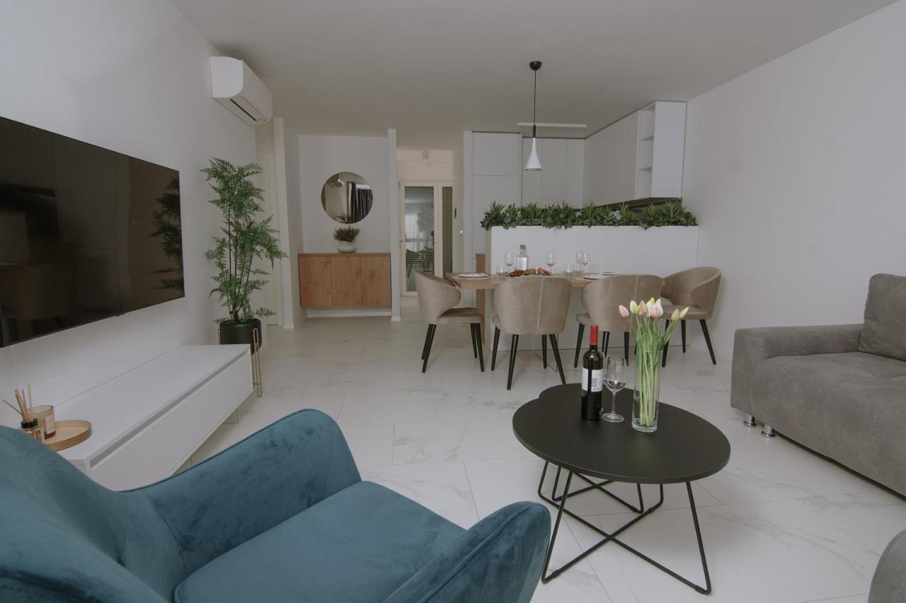 Apartments Adriatic Pearl Trogir Buitenkant foto